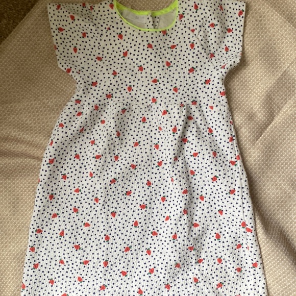 Strawberry dress - Picture 1 of 3